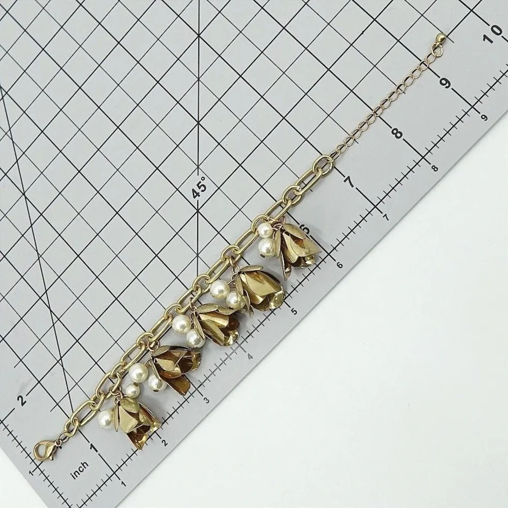 Vintage Gold Tone Bell Flower 3D Charm Bracelet Faux Pearl Chunky Link Botanical